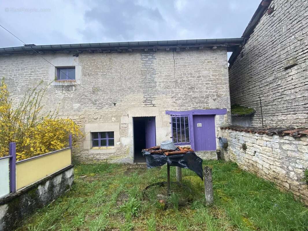 Maison à ROCHES-BETTAINCOURT
