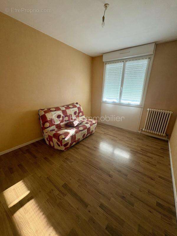 Maison à MESLAY-DU-MAINE