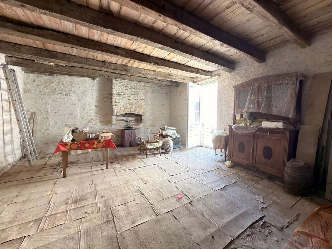 Maison à VERTEUIL-SUR-CHARENTE