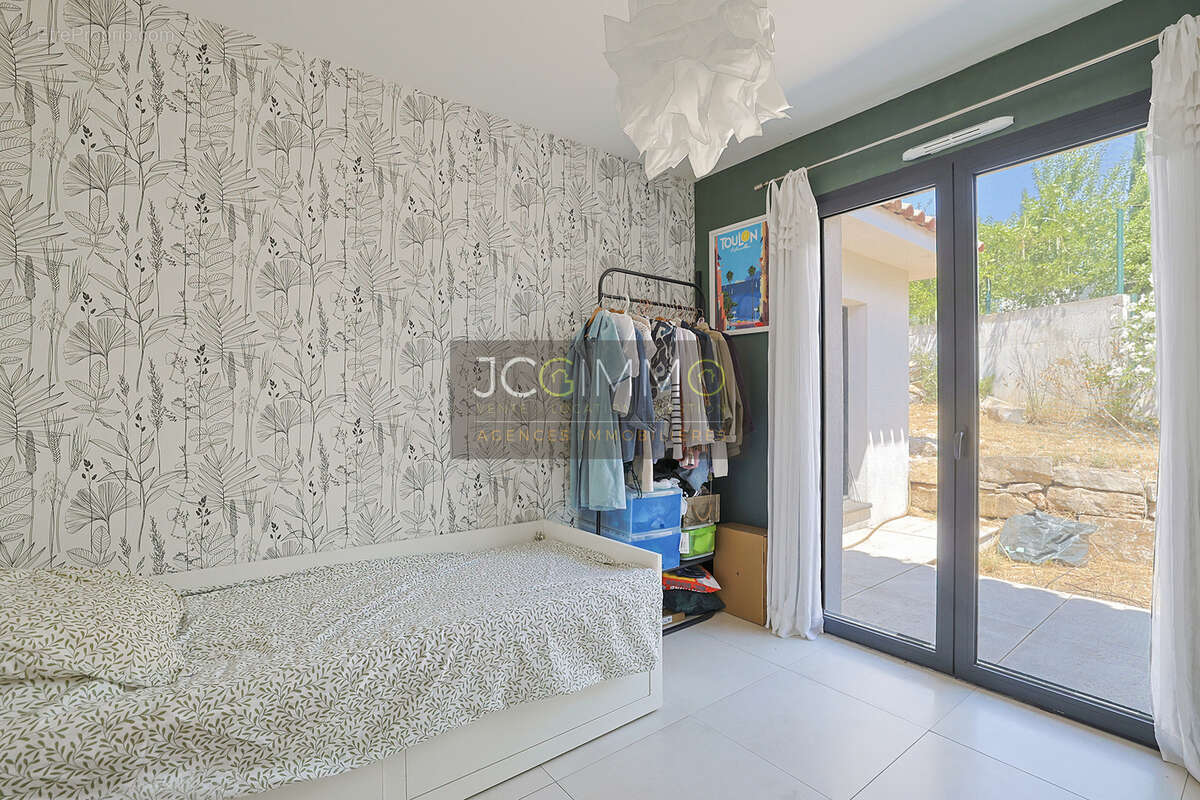 Villa contemporaine T5 de 150m2 habitables avec vue dominante, garage et piscine ! - photo 16