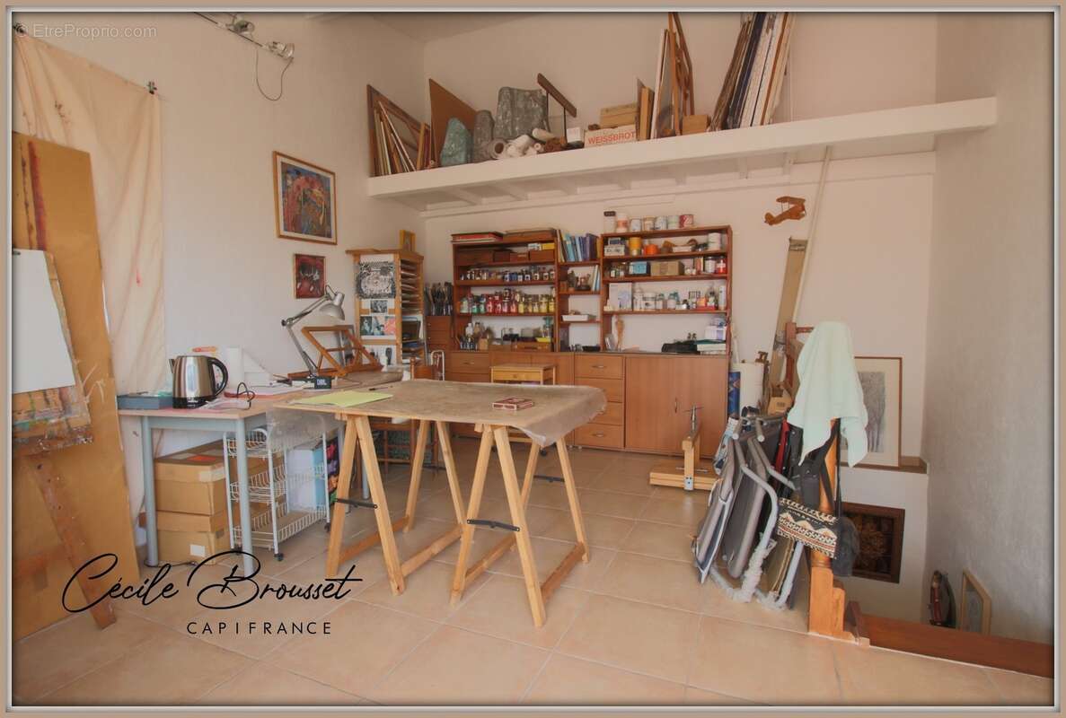 Maison de caractère avec garage, terrasse panoramique et appartement T2 à fort rendement – Saint-Jean-Pla-de-Corts (66490) - photo 19