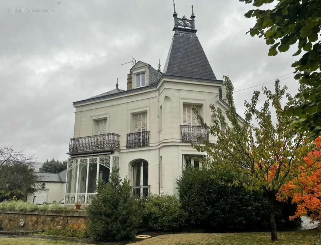 Appartement à SAINT-MAUR-DES-FOSSES