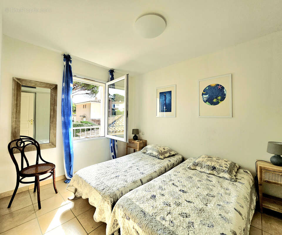 Maison à ROQUEBRUNE-SUR-ARGENS