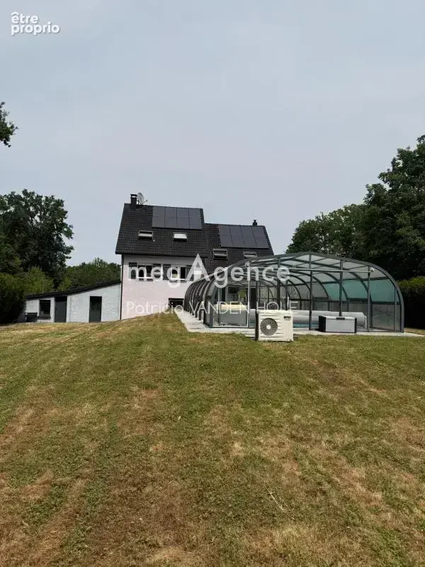 Villa avec piscine couverte à 1h de Paris , vendu avec le mobiliers , prestations récentes - photo 3