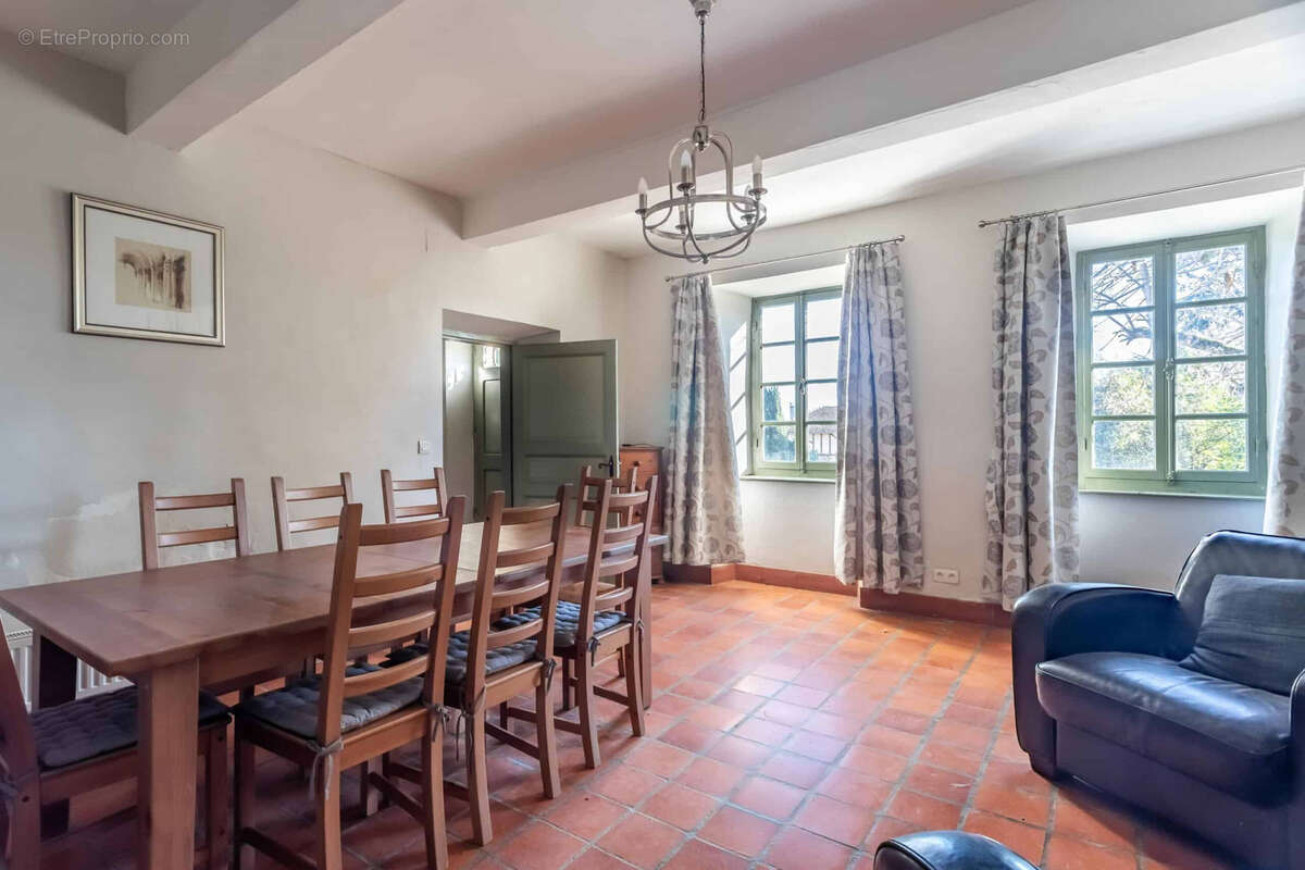 Stone Presbytere in a hamlet with mountain views - photo 7