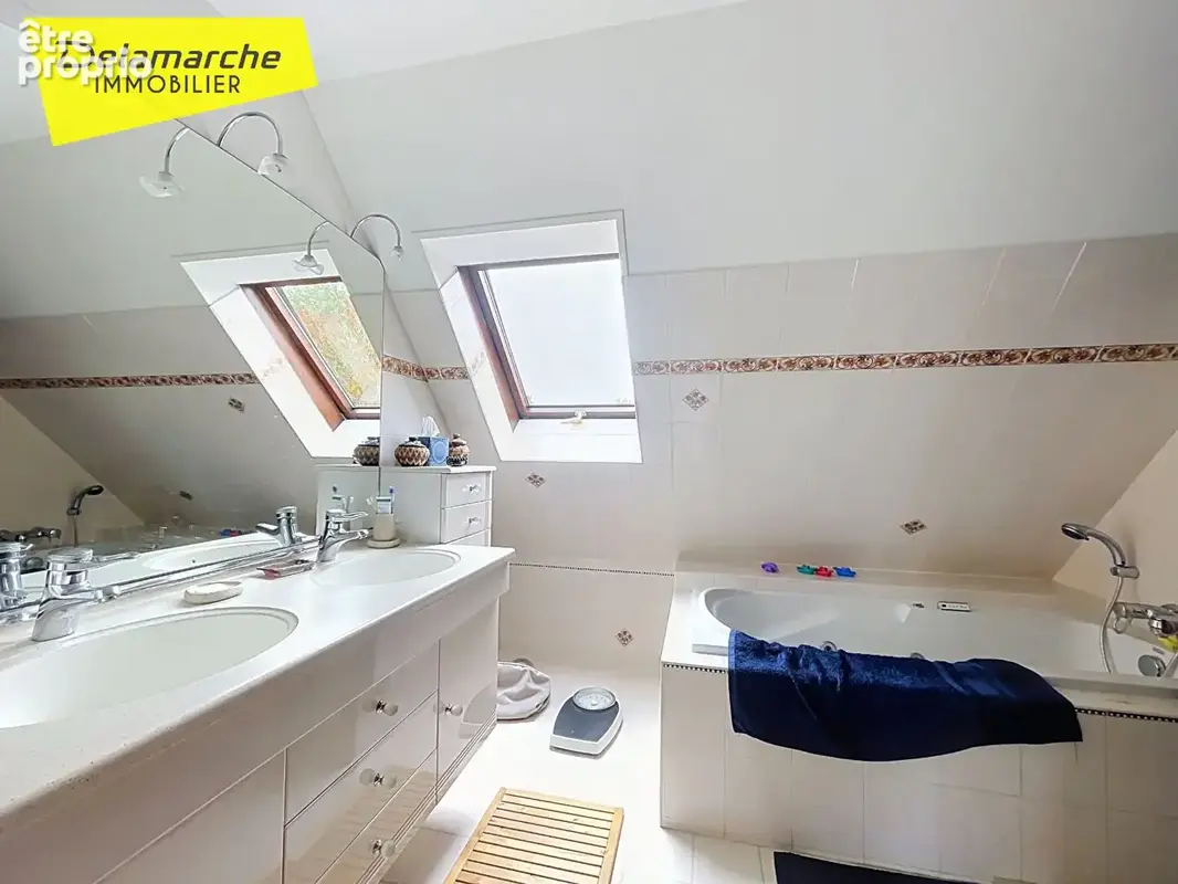 Propriété avec dépendances Brehal  11 pièces - photo 13