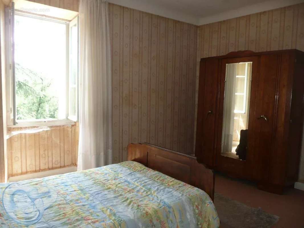 Maison à SAINT-MARTIAL-DE-NABIRAT