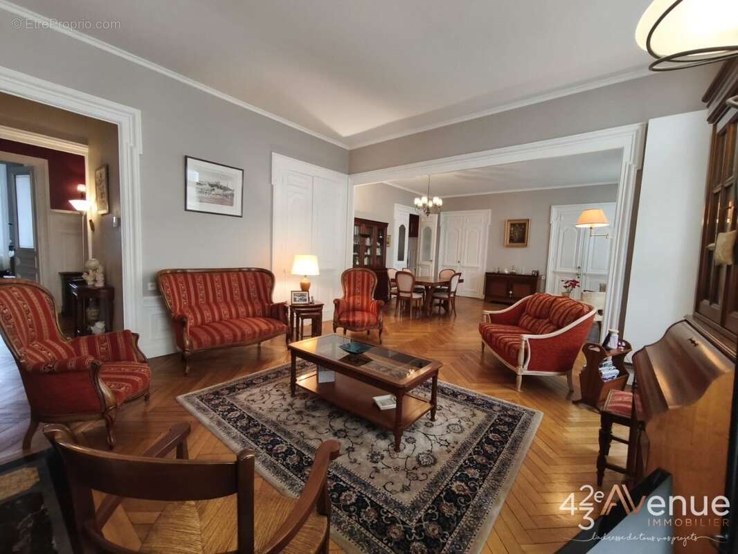 Appartement à SAINT-ETIENNE