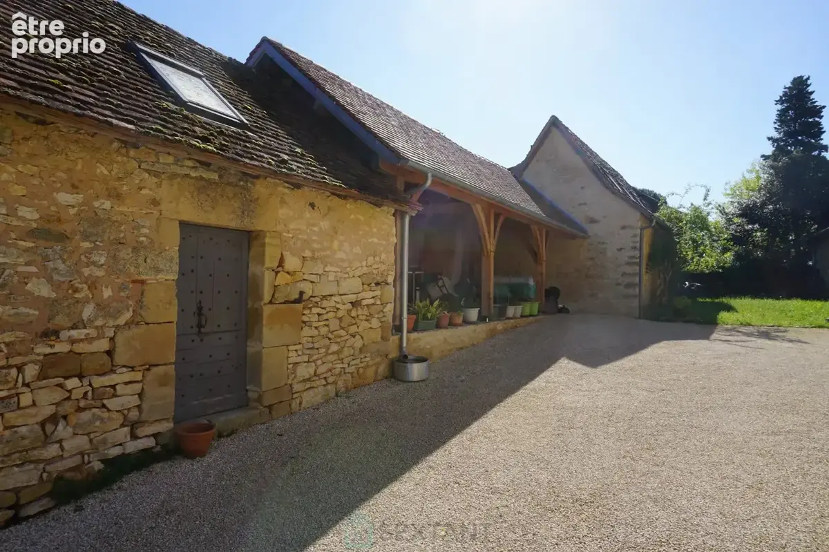 Superbe ensemble immobilier du XIXe siècle situé au coeur de la nature préservée du Périgord vert. - photo 5