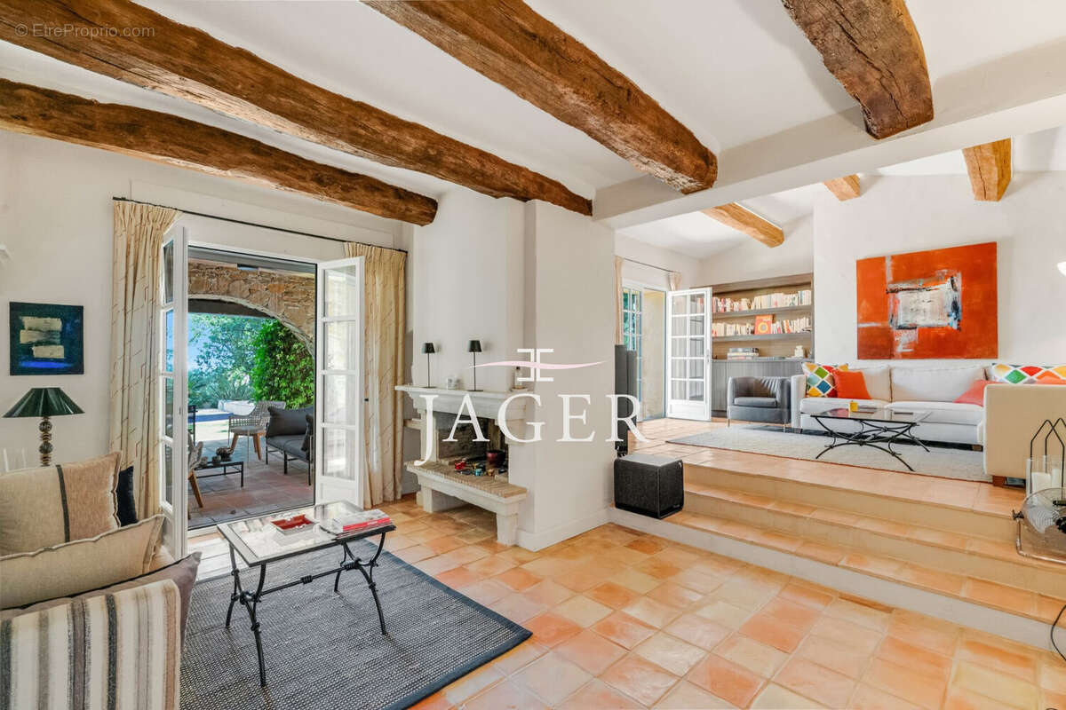 Maison 250 m² à Grimaud  - photo 8
