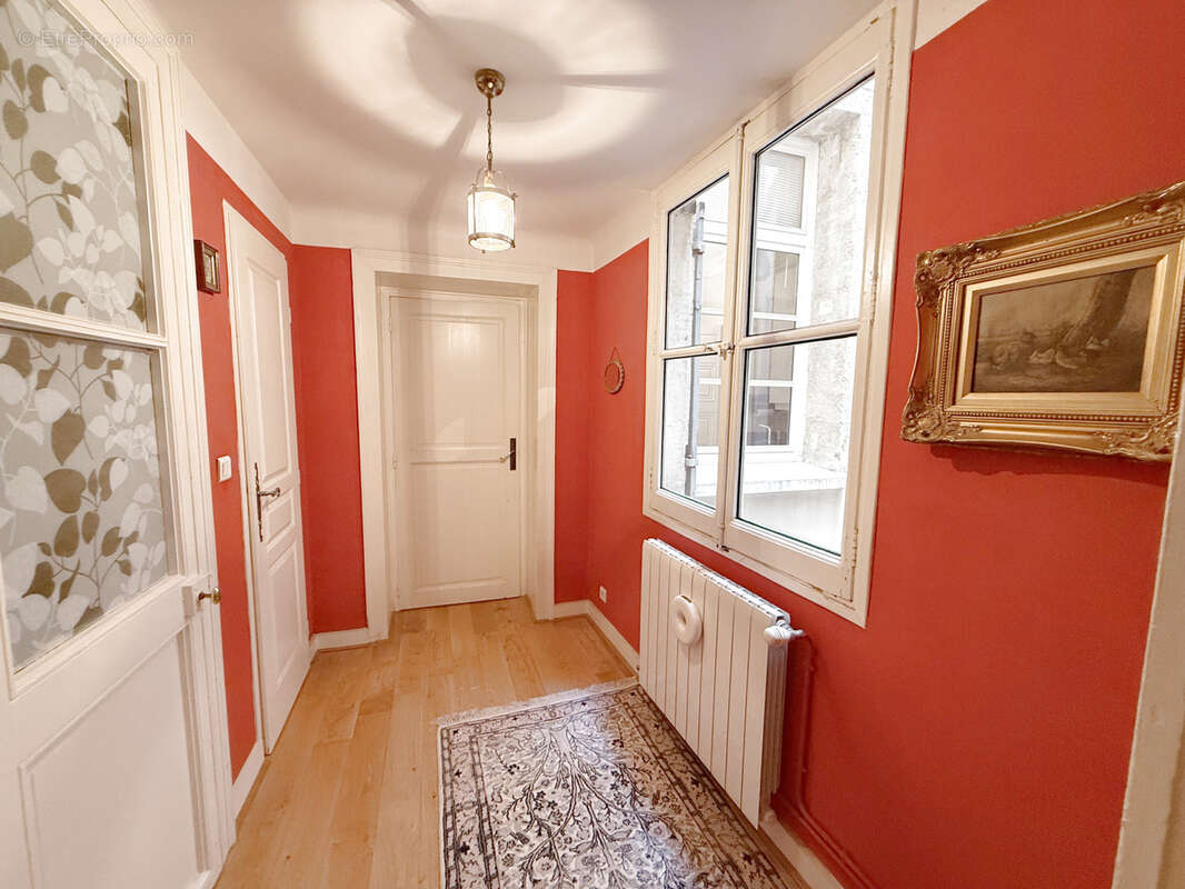 Montpeller,  Écusson   Appartement de caractère au calme absolu, à deux pas de Saint-Roch - photo 8