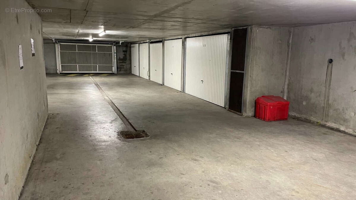Parking à LYON-7E