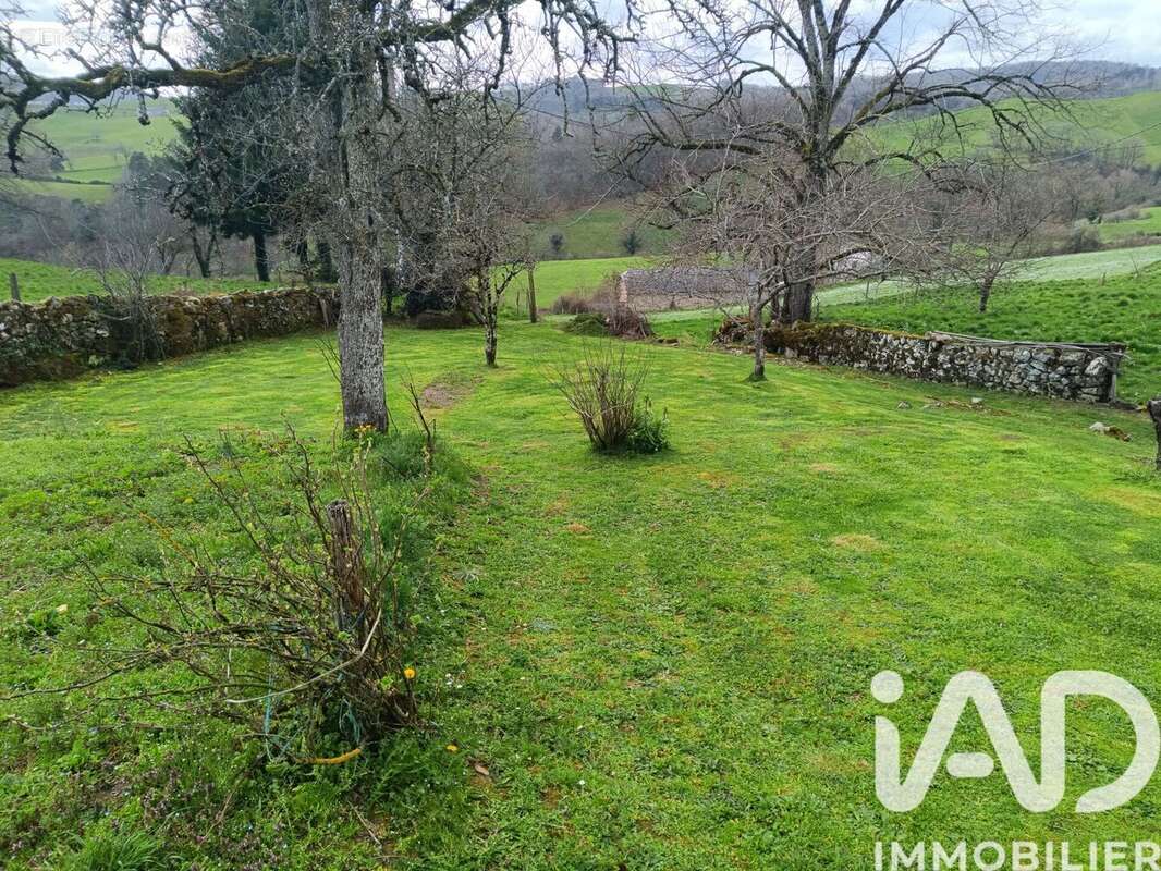 Maison 87 m² à Ladinhac  - photo 6