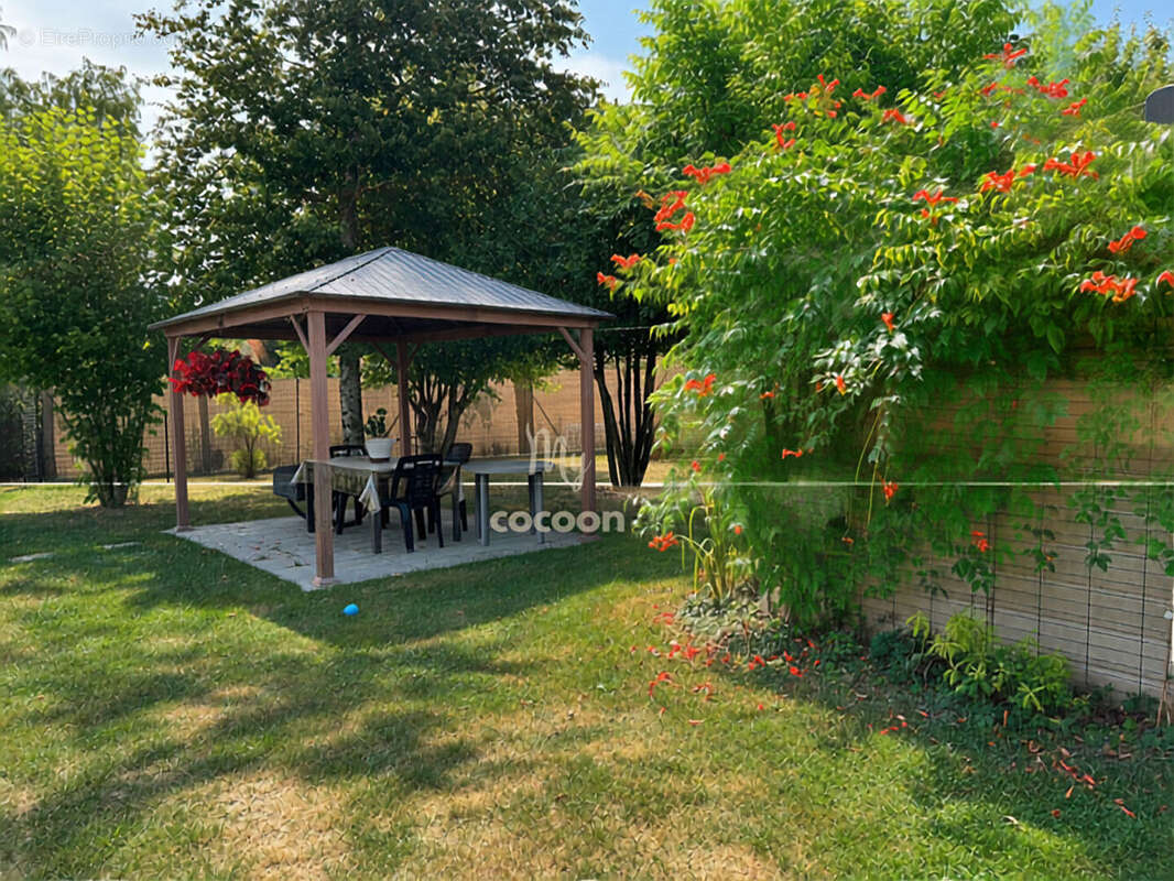 Montagnat - Maison familiale - 6 pièces - 203,25m2 - Piscine - photo 6