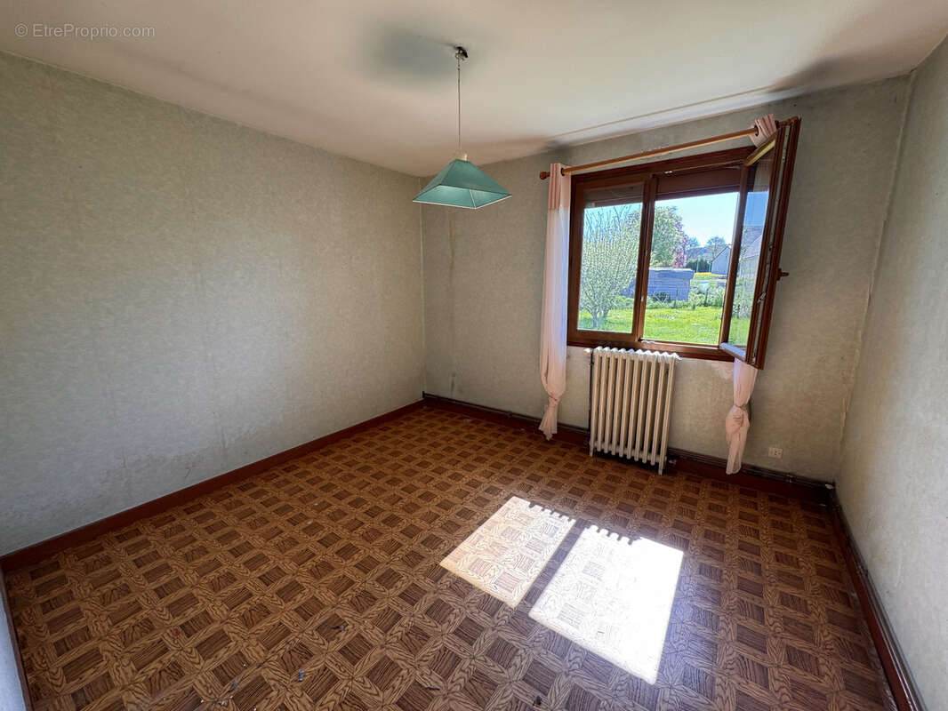 Maison à SEGUR-LES-VILLAS