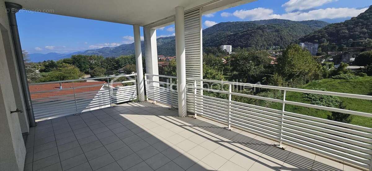 Appartement à DOMENE