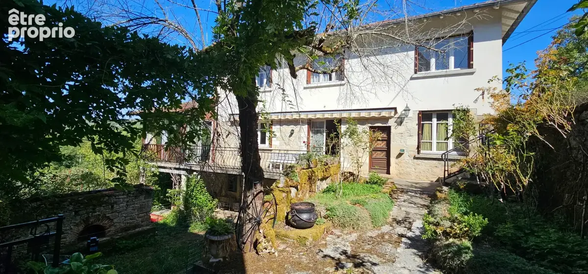 Grande maison dans le bourg sans vis à vis, avec terrain et dépendances - photo 21