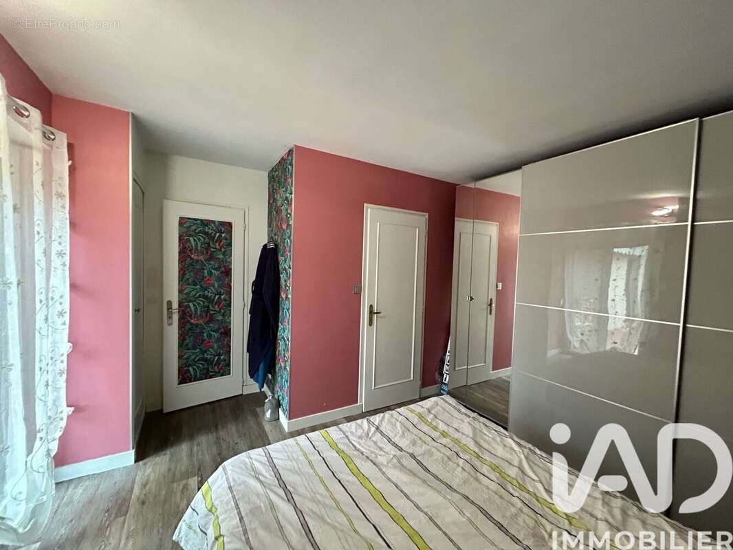 Photo 9 - Maison à NEUILLE