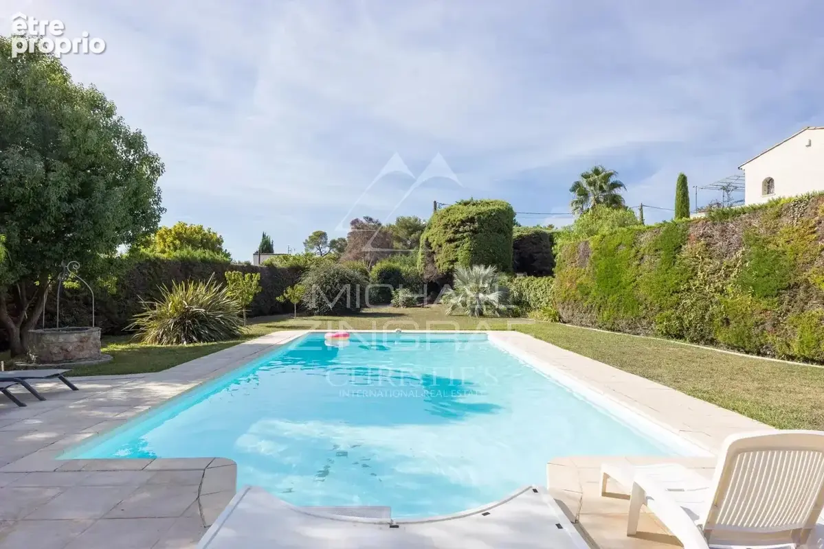 Antibes – Élégante villa avec piscine - photo 3