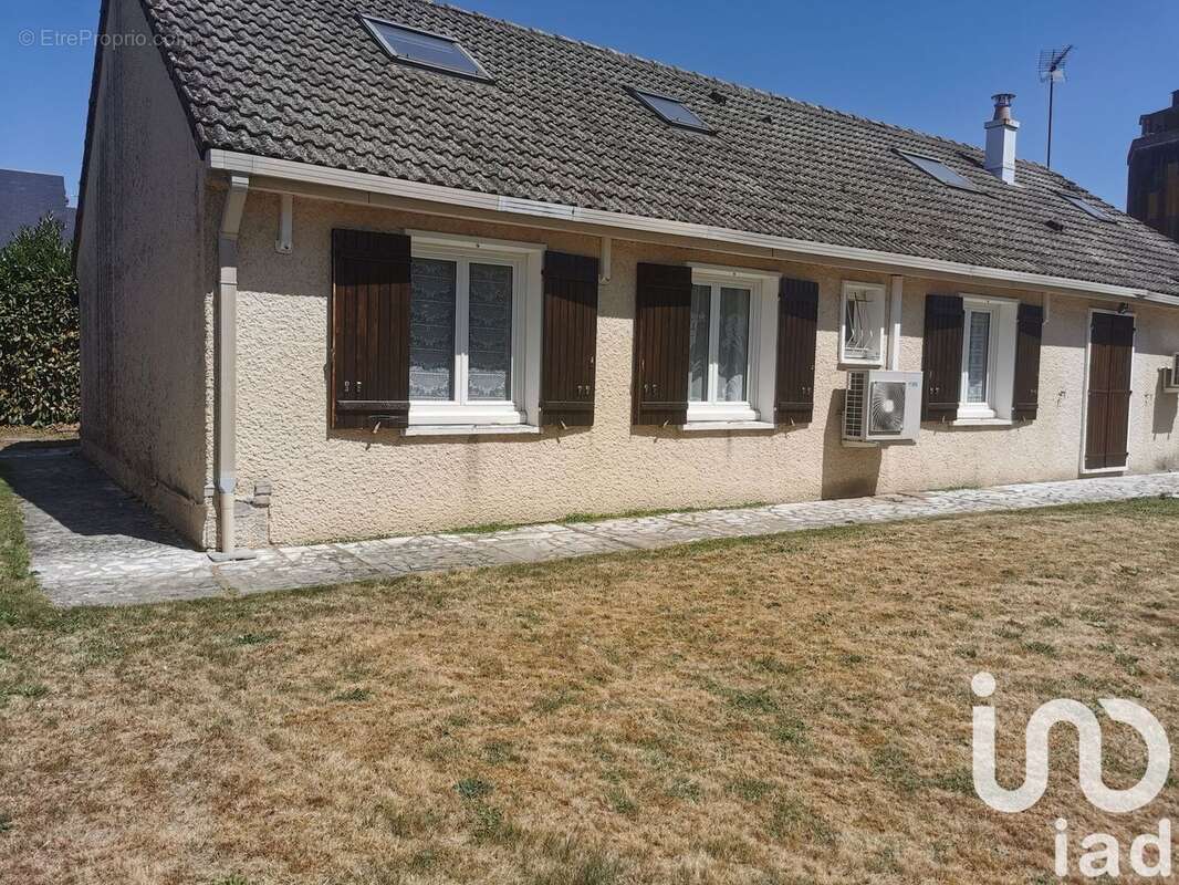 Maison 143 m² à Orgeres-En-Beauce  - photo 4
