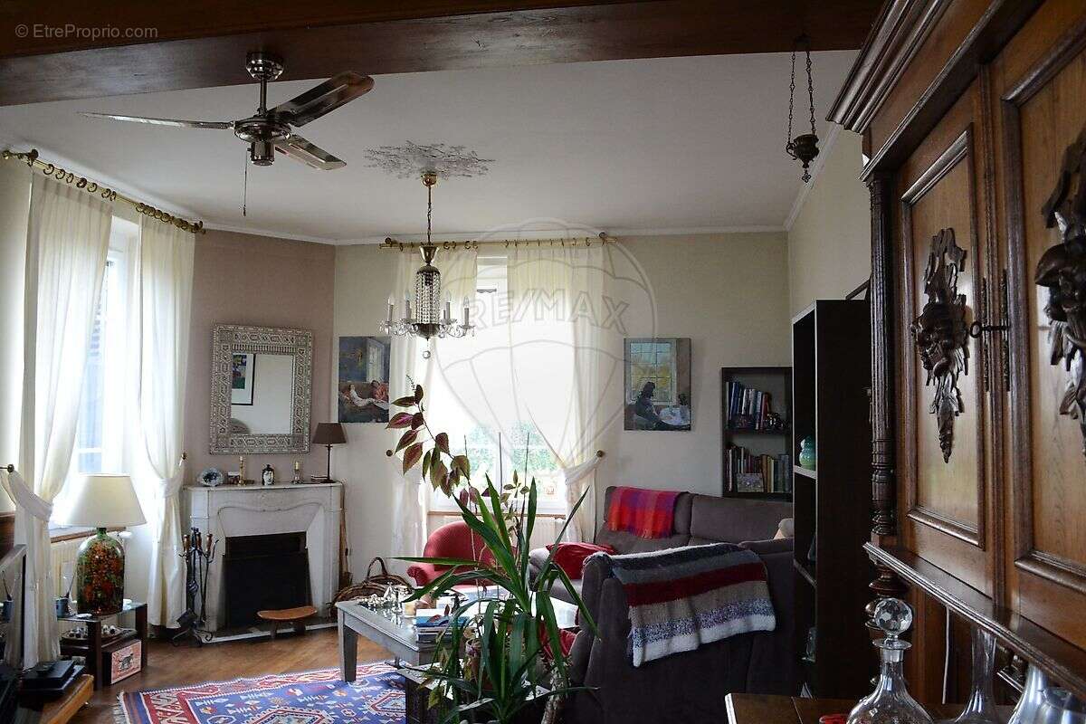 Maison à CERCY-LA-TOUR