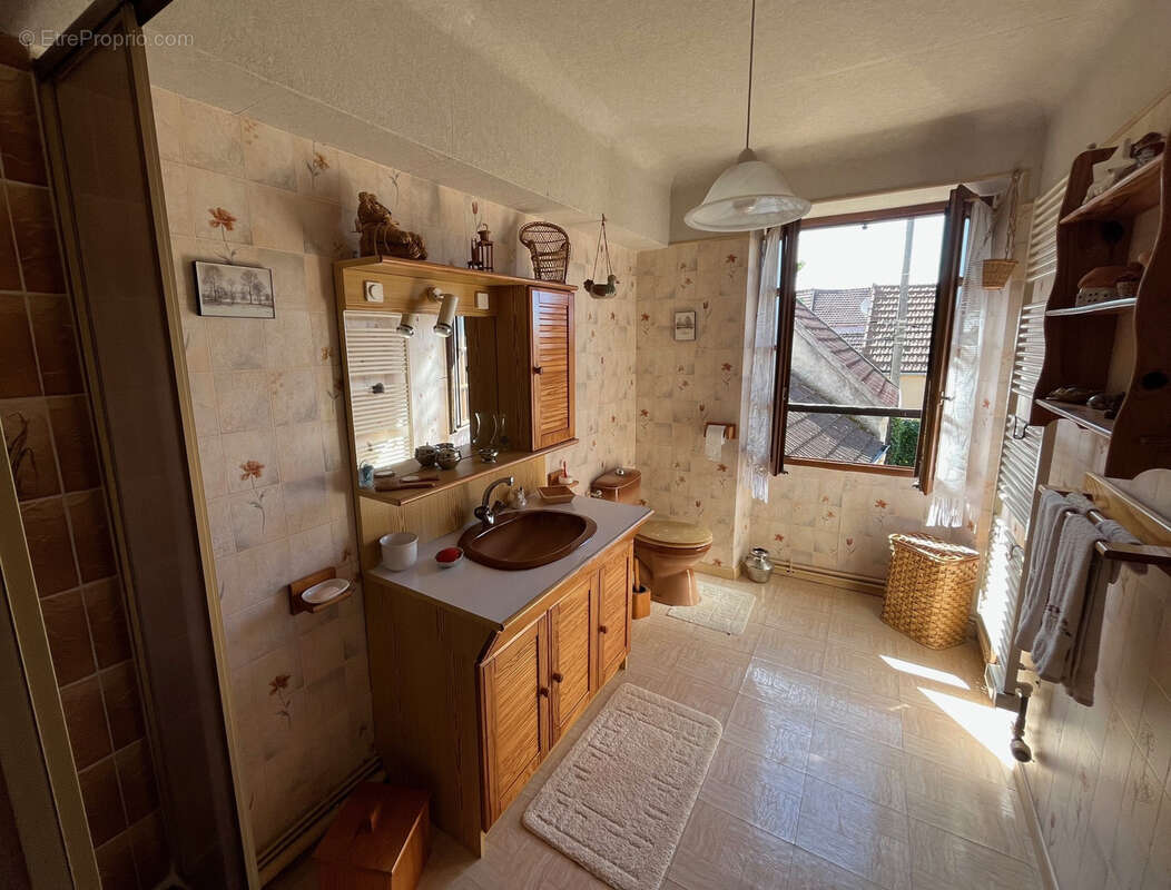 Maison à FOLLAINVILLE-DENNEMONT