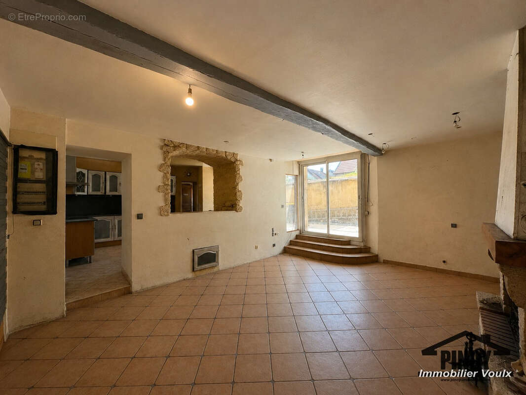 Maison ancienne avec cour au cœur de Voulx   Beau potentiel ! - photo 5