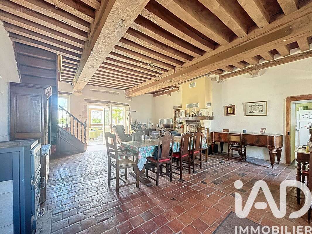Maison 117 m² à Saint-Reverien  - photo 3