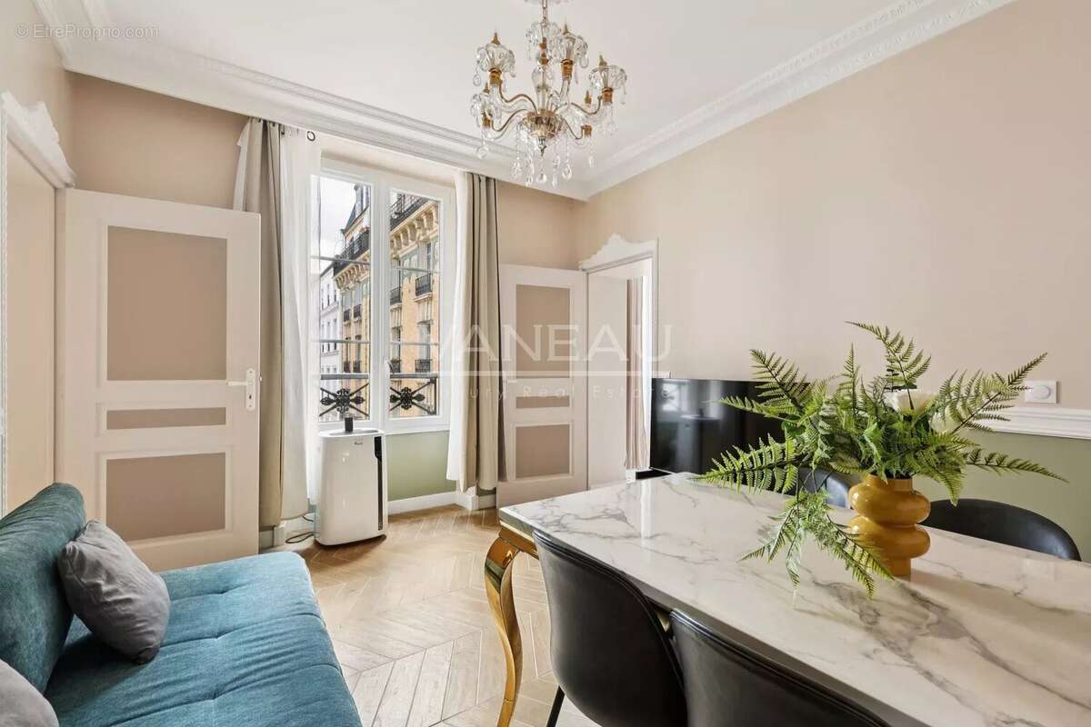 Appartement à PARIS-9E