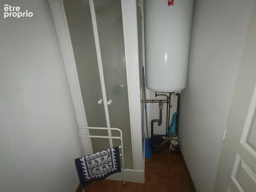 Idéal investissement locatif - Ensemble de deux studios et un appartement meublés avec trois caves dans immeuble en copropriété - photo 11