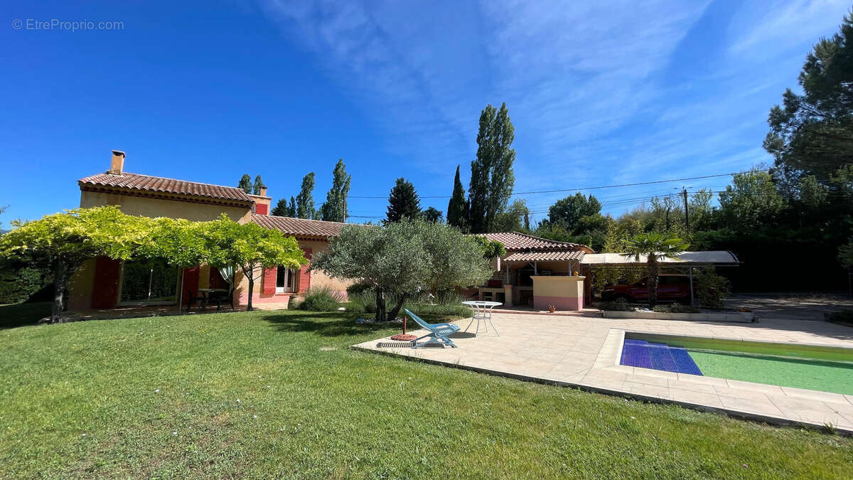 Maison à LA TOUR-D'AIGUES