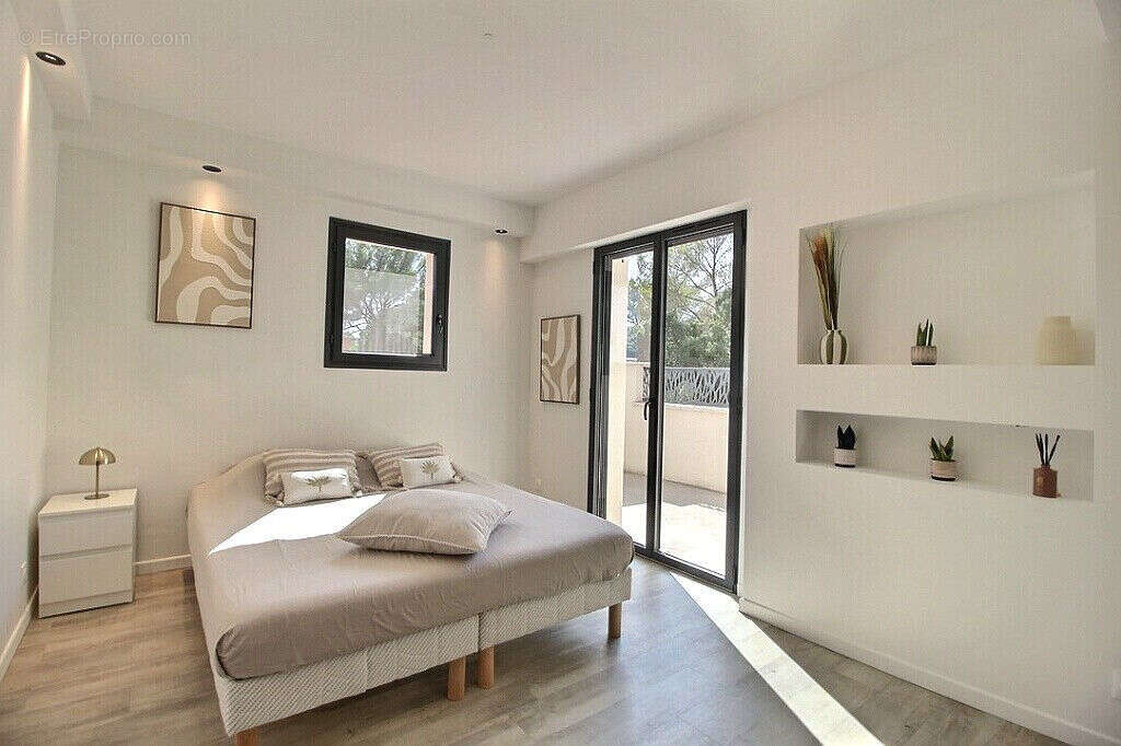 Maison à ROQUEBRUNE-SUR-ARGENS