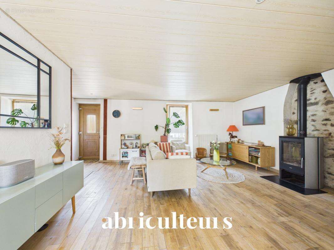 Maison ancienne de charme en parfait état en vente à La Martinière / Le Pellerin (44640) - photo 5