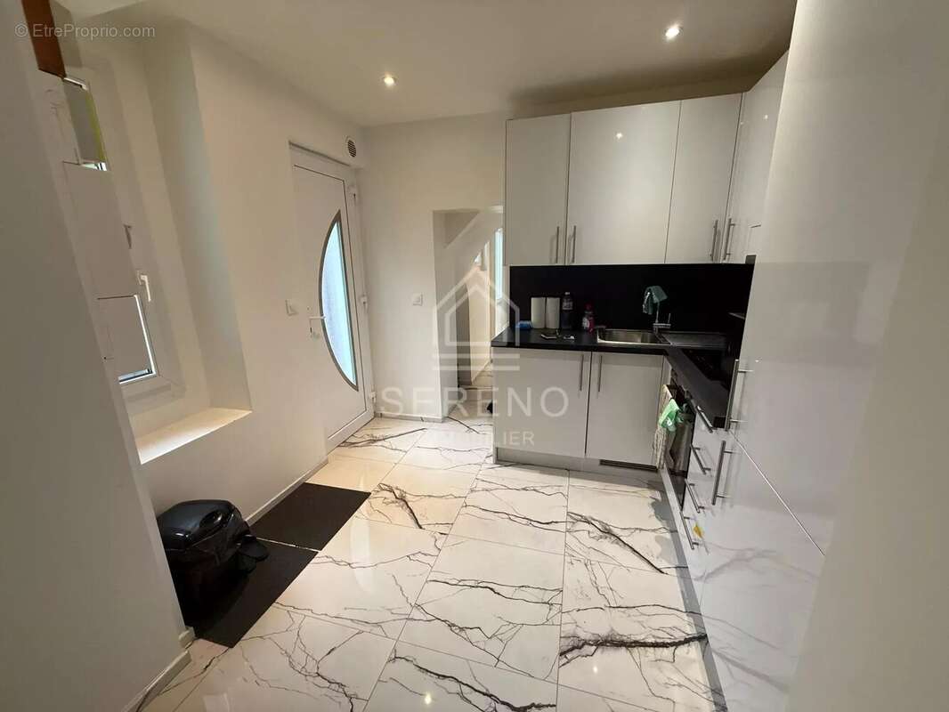 Appartement à FONTENAY-SOUS-BOIS