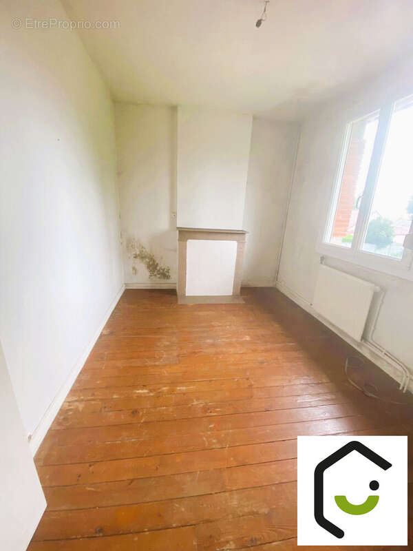 chambre - Maison à ROSIERES-EN-SANTERRE