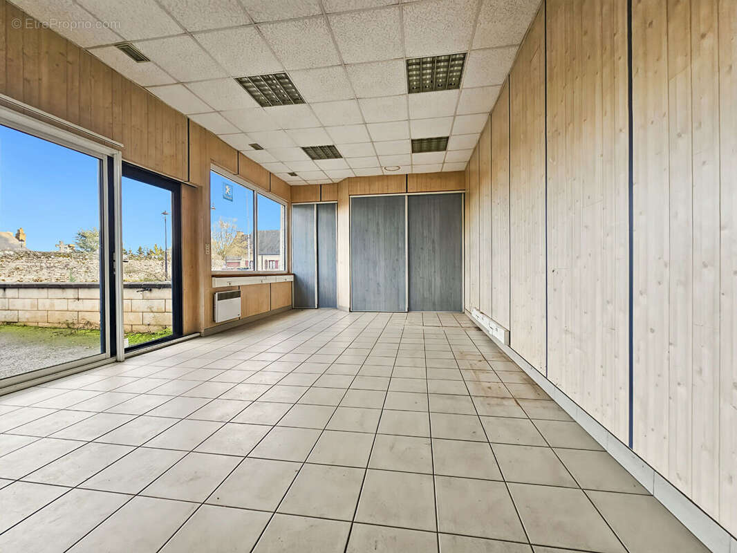 Parking à BAZOUGES-LA-PEROUSE