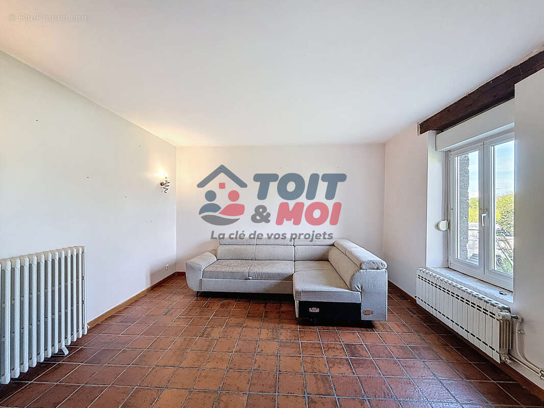 Maison à NOIDANS-LE-FERROUX