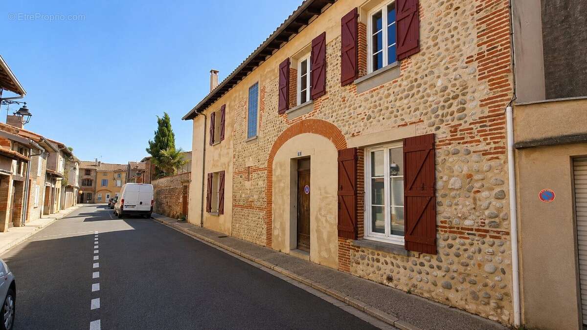 Maison à MAZERES