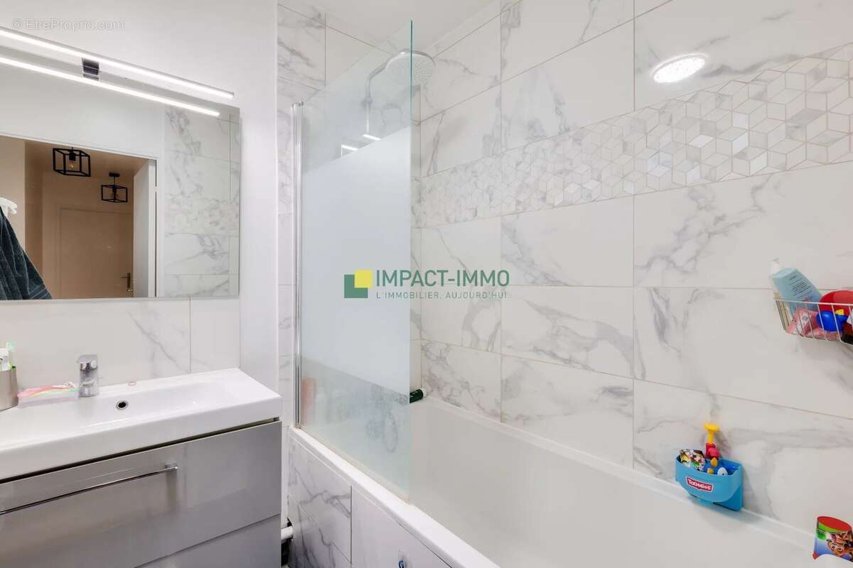 Appartement à COLOMBES