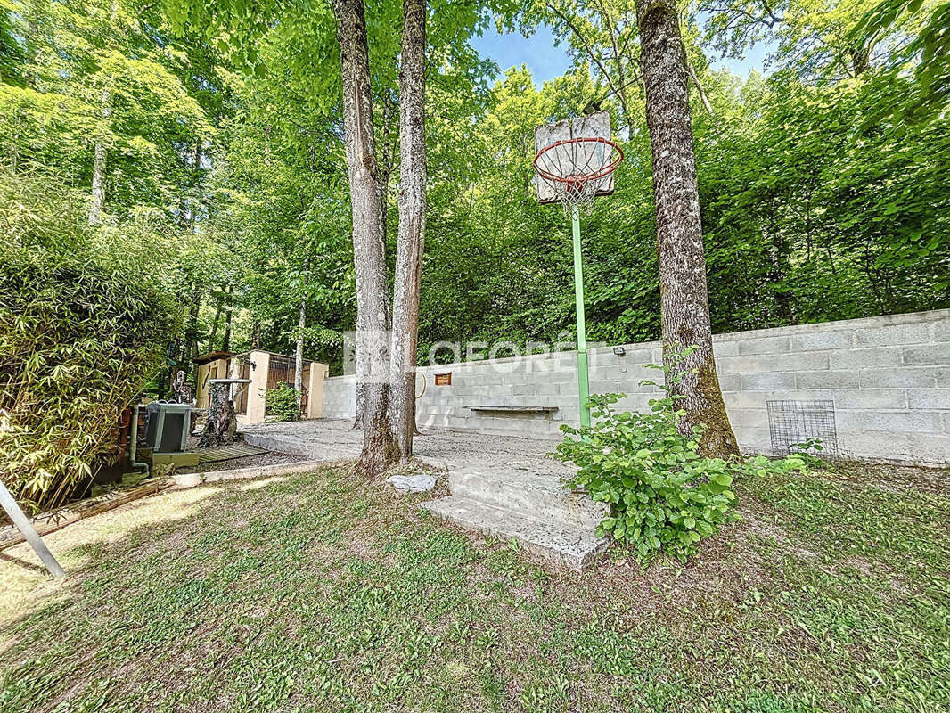 Maison à NEUILLY-SUR-SUIZE