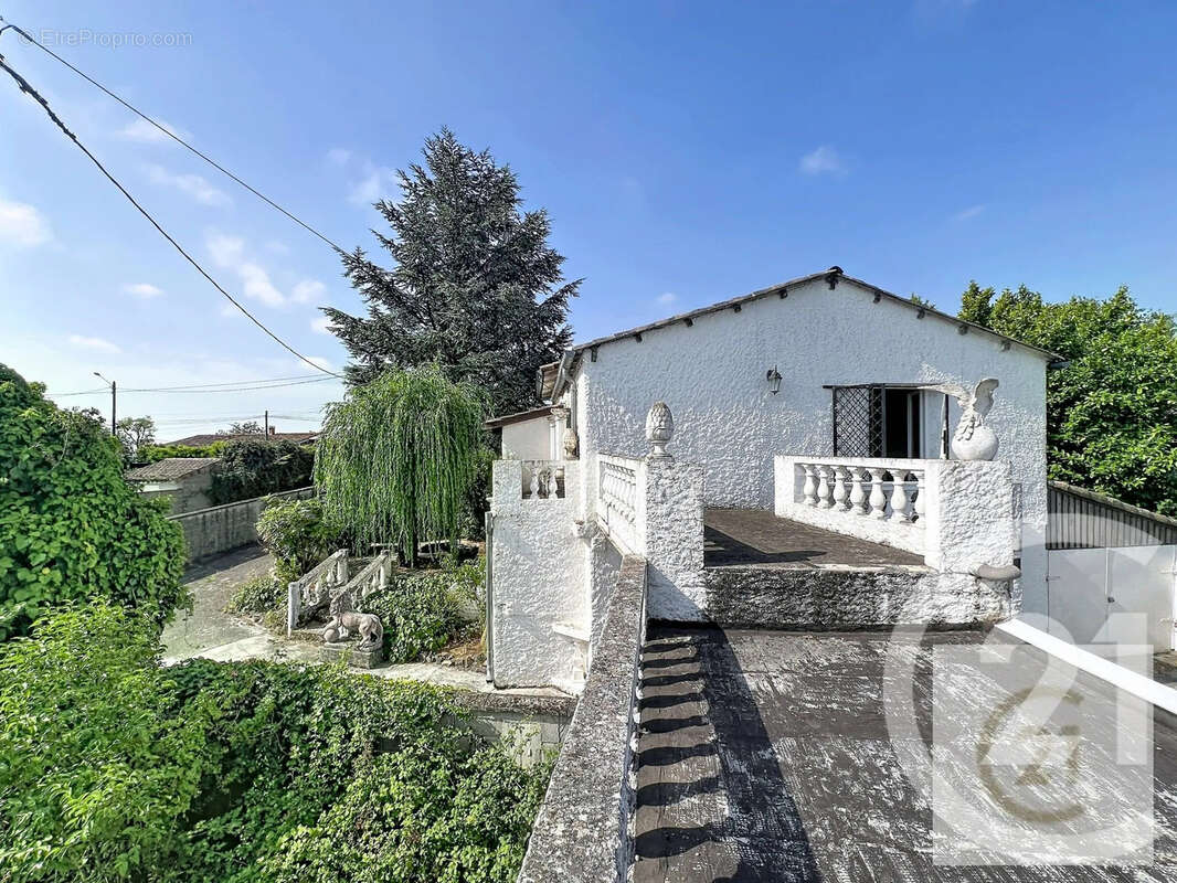 Maison 159 m² à Varennes  - photo 17