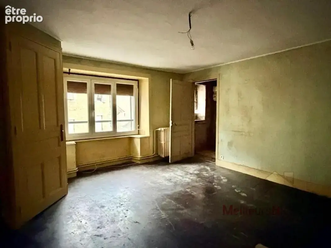 Maison de ville mitoyenne sur 3 niveaux à rénover - Spécial investisseur - Possibilité 3 logements - photo 6