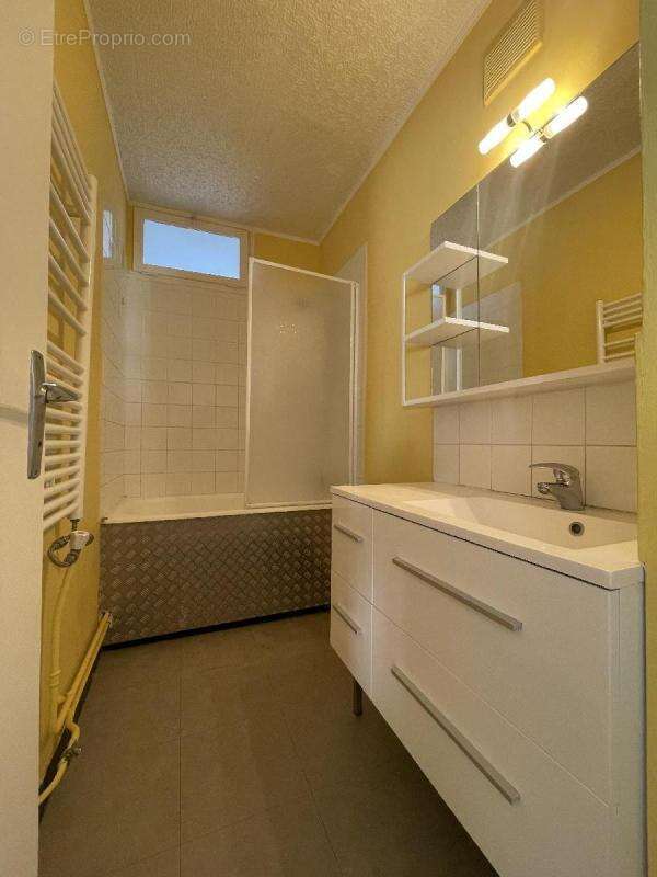 Appartement à REZE