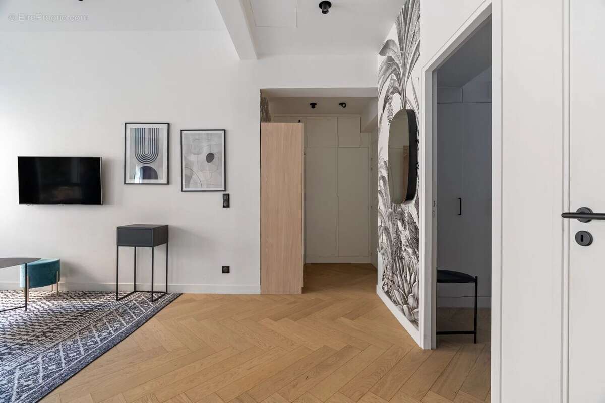 Appartement à PARIS-16E