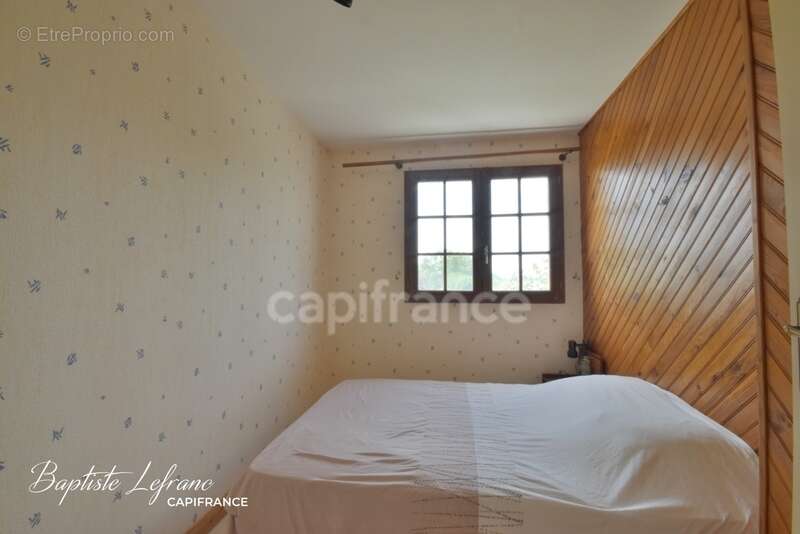 Maison familiale 8 pièces à JARZÉ - 170 m² - Terrain 4330 m² - photo 7