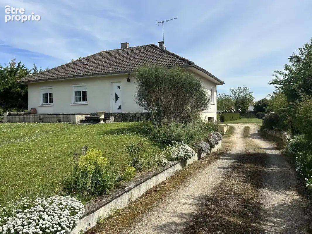 Photo Maison à Neuville-De-Poitou au prix de 210 000€