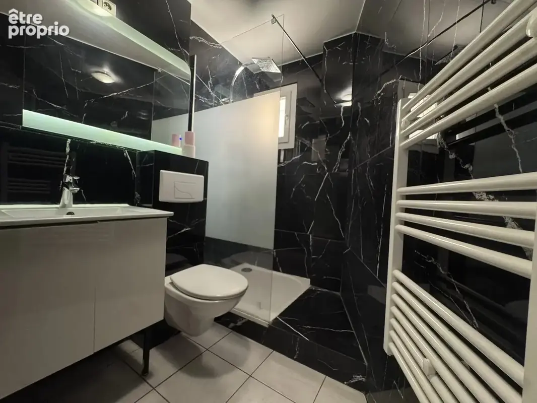 À TOULON,  studio à la vente - photo 2
