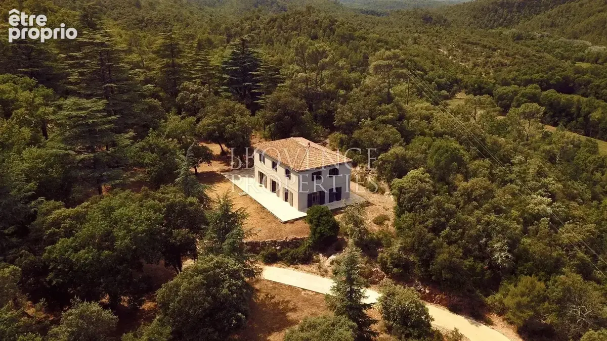 Villa 228 m², vue panoramique et terrain de 1,3 hectare - photo 4