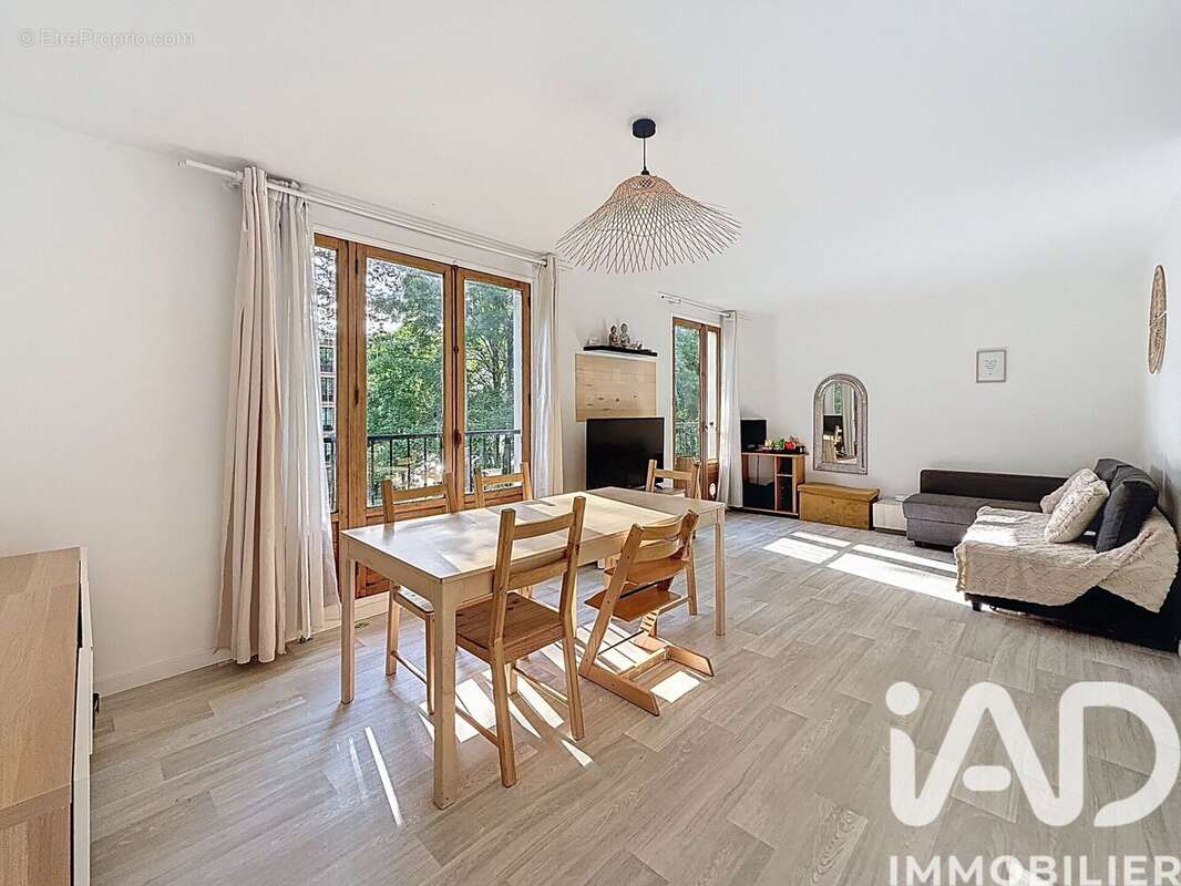 Photo 2 - Appartement à BRIE-COMTE-ROBERT