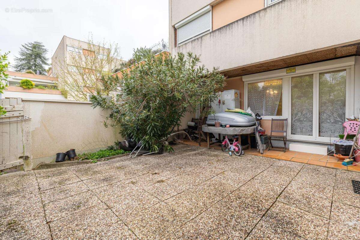 Appartement à SAVIGNY-LE-TEMPLE